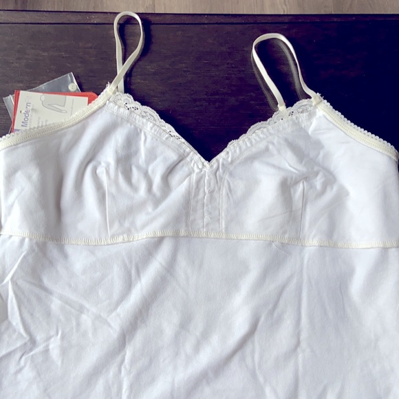 WHITE CAMISOLE WITH LACED TRIM NECKLINE - Picture 7 of 12